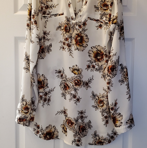 NWOT Maurices Floral Blouse - Picture 2 of 7